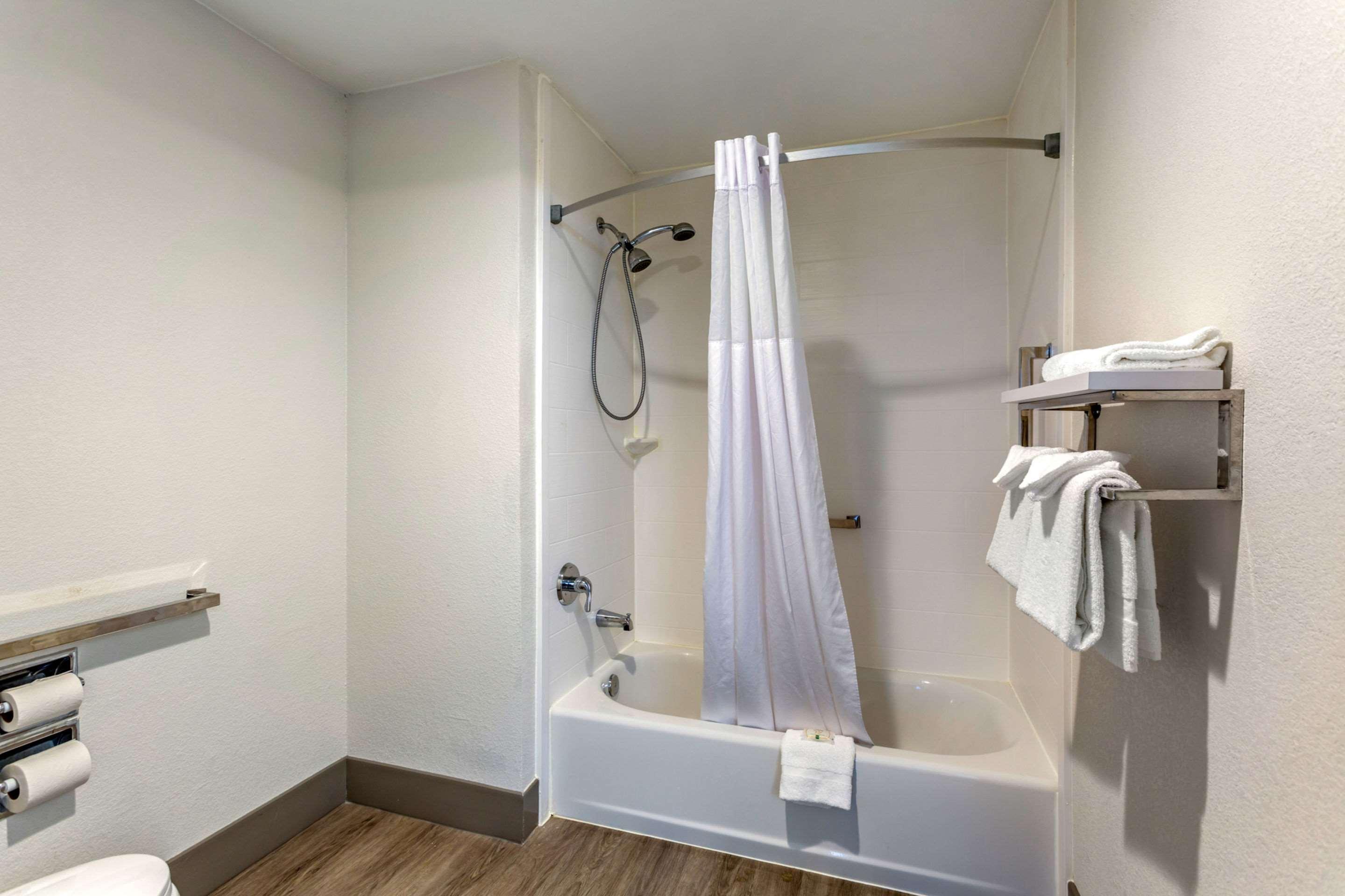 Quality Inn Murfreesboro-University Area Bagian luar foto