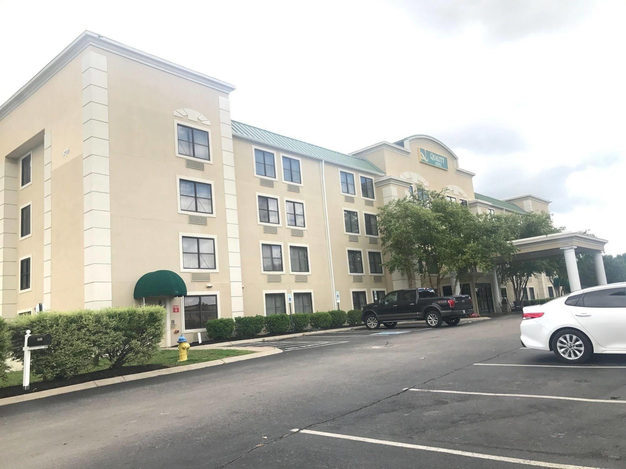 Quality Inn Murfreesboro-University Area Bagian luar foto